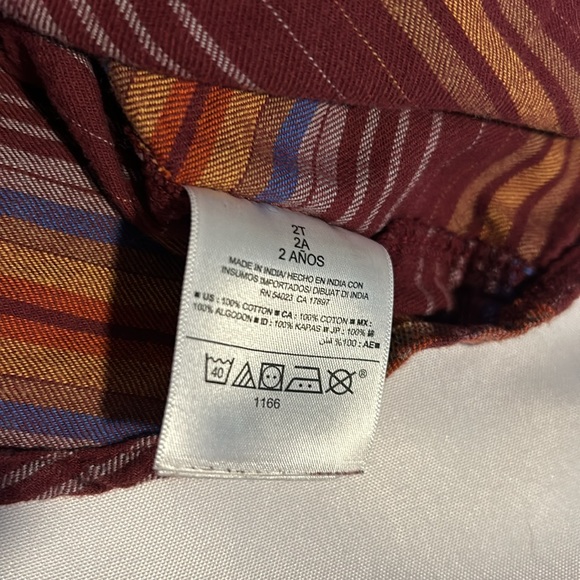 2/$10 Old Navy long sleeve button down Size 2T shirt with retro vibes - Picture 3 of 6